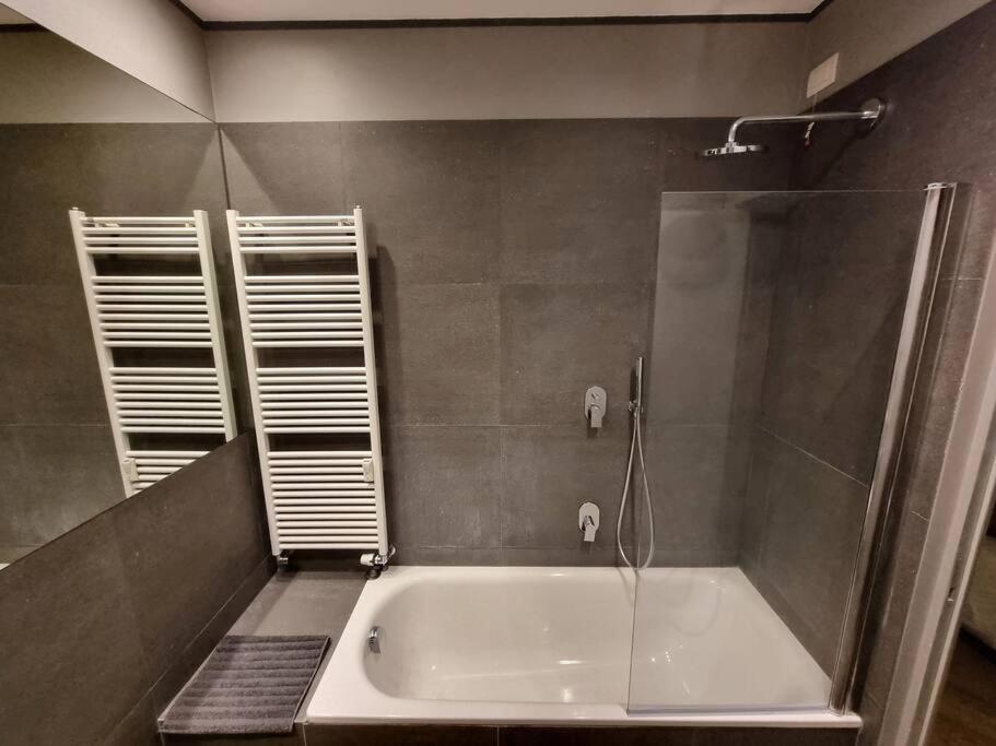 Apartamento Gazzana Corner House Milán Exterior foto